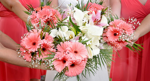 gerbera santorini wedding bouquet
